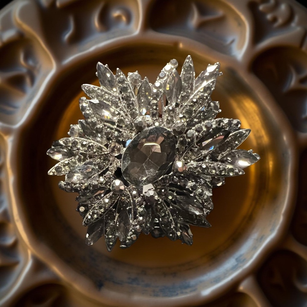 B028  2/$30  Vintage Crystal Silver Brooch Elegant Sparkling Fashion accessory